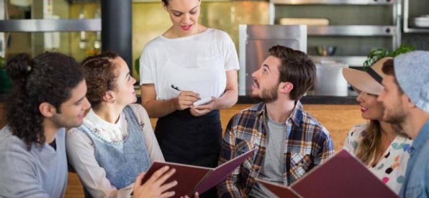 QUAN HỆ TỐT VỚI KHÁCH HÀNG