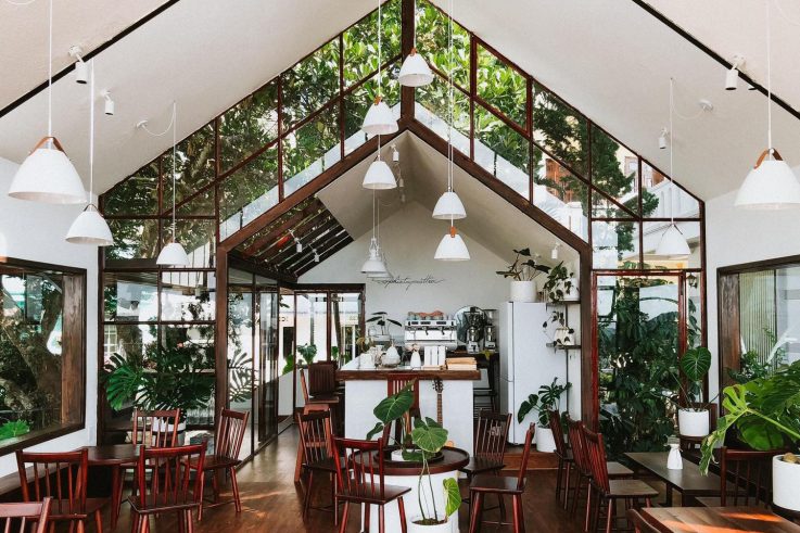 Tiệm Cafe Phía Tây Mặt Trời