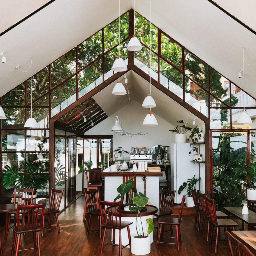 Tiệm Cafe Phía Tây Mặt Trời