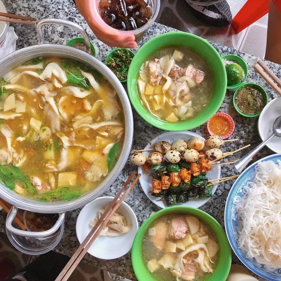 Lẩu gà lá é Tao Ngộ