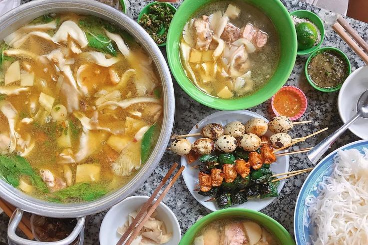 Lẩu gà lá é Tao Ngộ